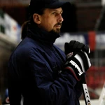 Zdeno pomáha deťom