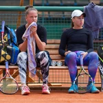 Kužmová so Schmiedlovou odvrátili mečbaly a vyhrali štvorhru